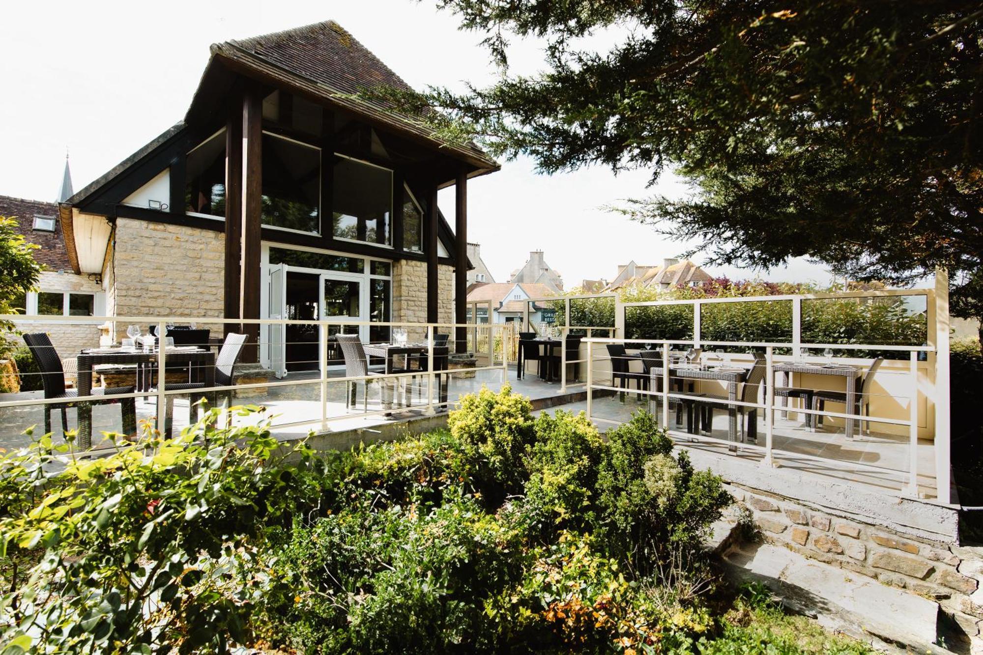 Logis Hotel Le Relais De La Poste Restaurant Le Fil Du Temps Thury-Harcourt-le-Hom Exterior foto