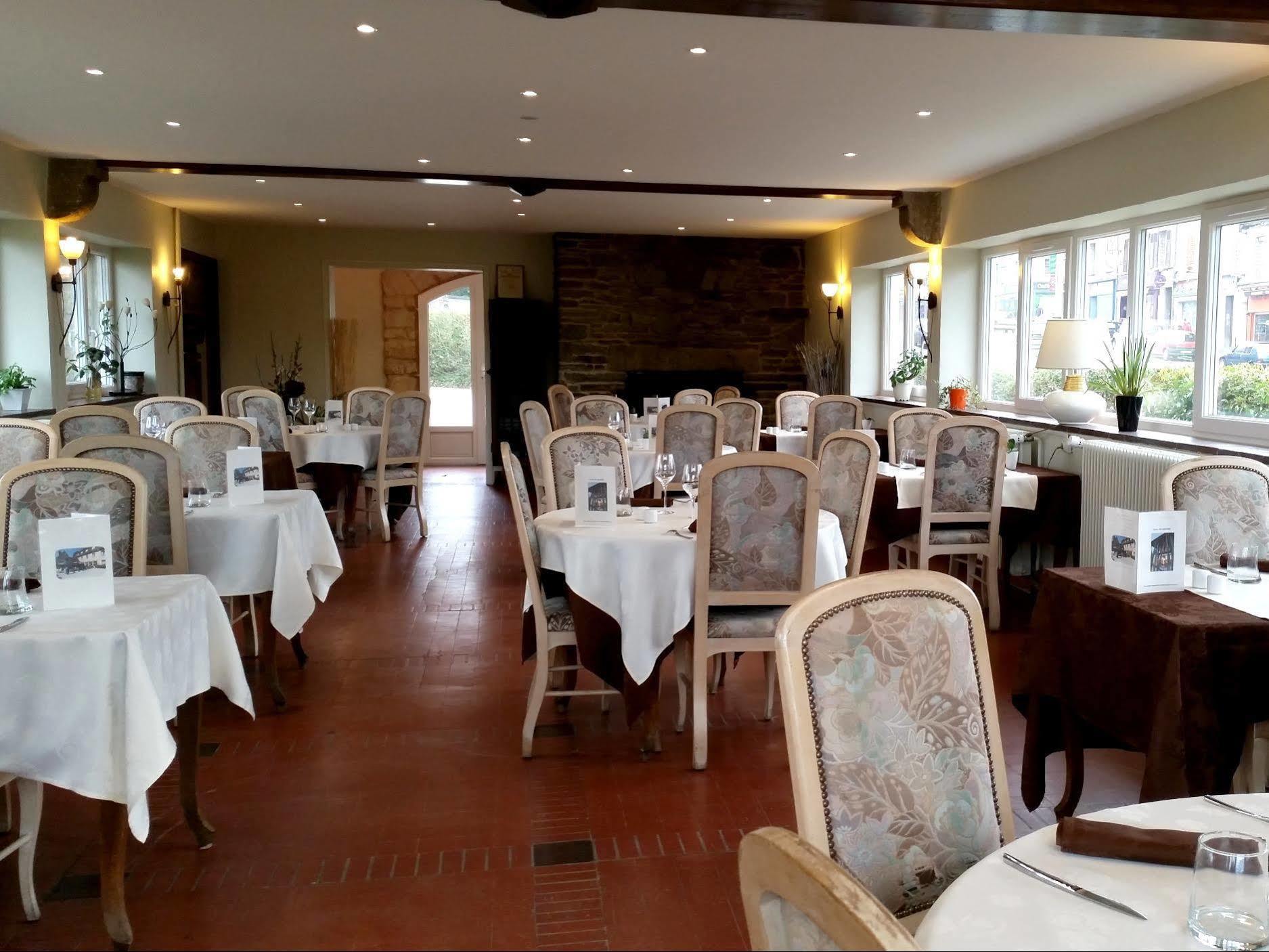 Logis Hotel Le Relais De La Poste Restaurant Le Fil Du Temps Thury-Harcourt-le-Hom Exterior foto