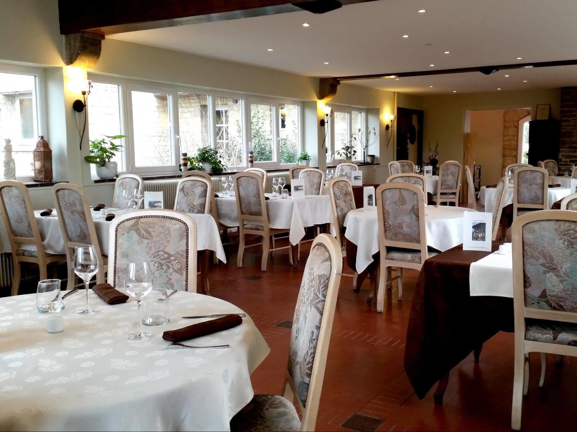 Logis Hotel Le Relais De La Poste Restaurant Le Fil Du Temps Thury-Harcourt-le-Hom Exterior foto